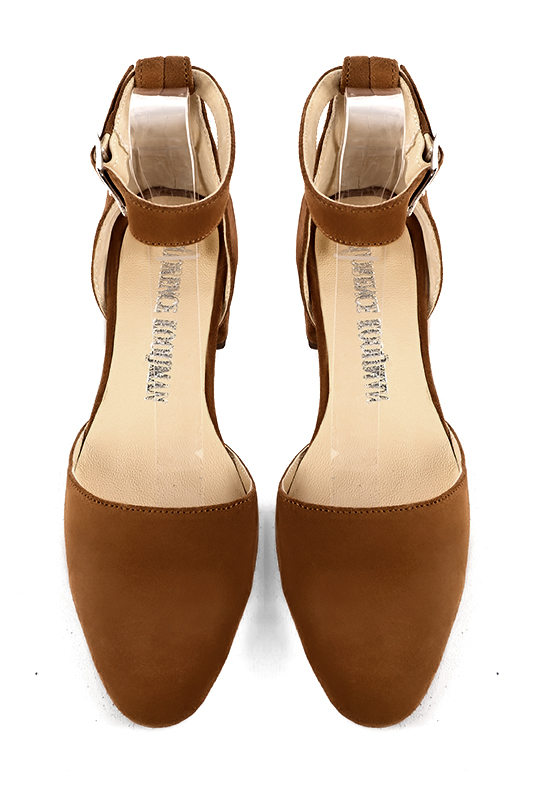 Caramel brown women's open side shoes, with a strap around the ankle. Round toe. Low block heels. Top view - Florence KOOIJMAN